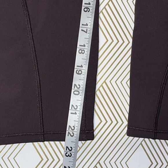 Lululemon On Your Mark Crop Black Cherry Sz 4 - Picture 7 of 8